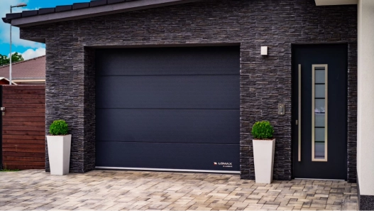 LOMAX Referenzen – Sektionaltore