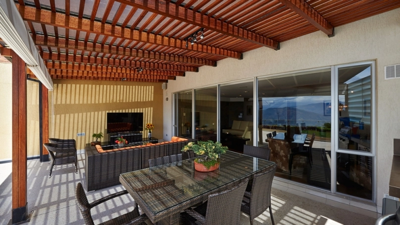 Beschattungsrollos für Pergolen